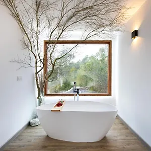 Del Bosque Lodge Canyelles (Catalonia)